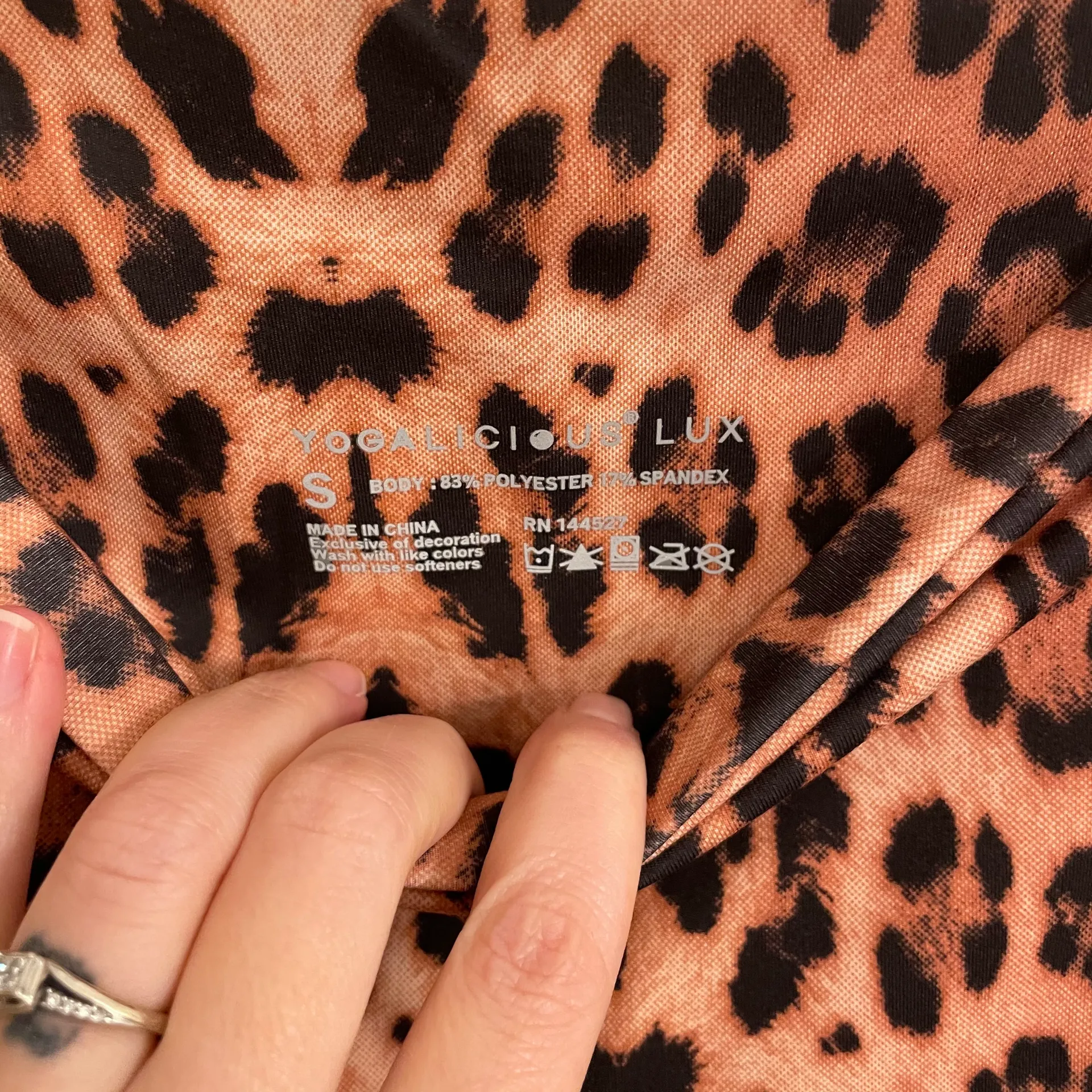 Yogalicious  NWT  Leopard 7/8 Leggings - Image 10