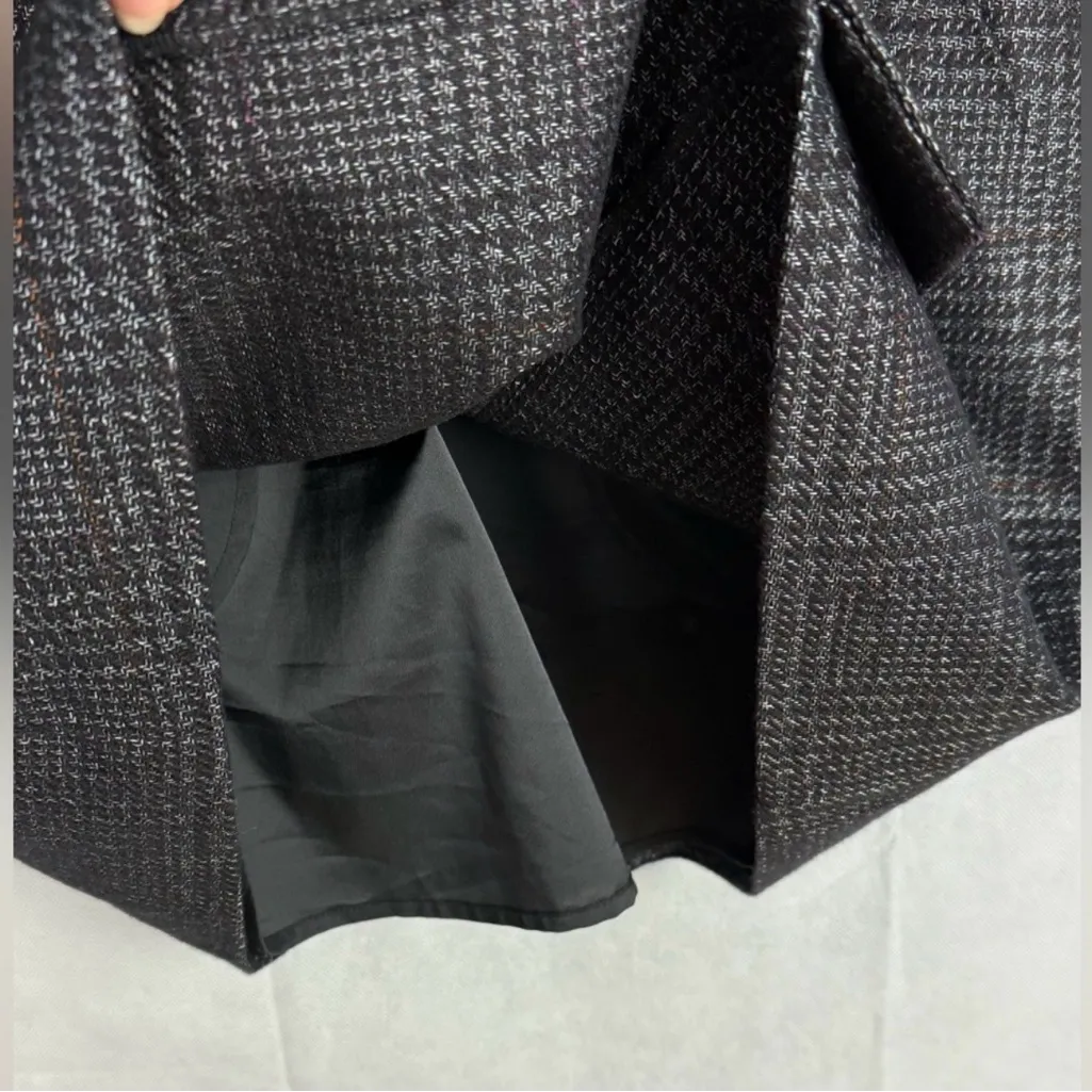 Theory  Two-Tone Black and Gray Mini Skirt - Image 11