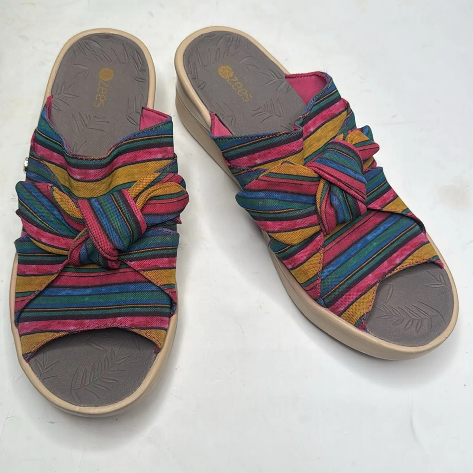 Bzees Airsteps Smile Wedge Colorful Striped Sandals S-275 Sz 11 - Image 2