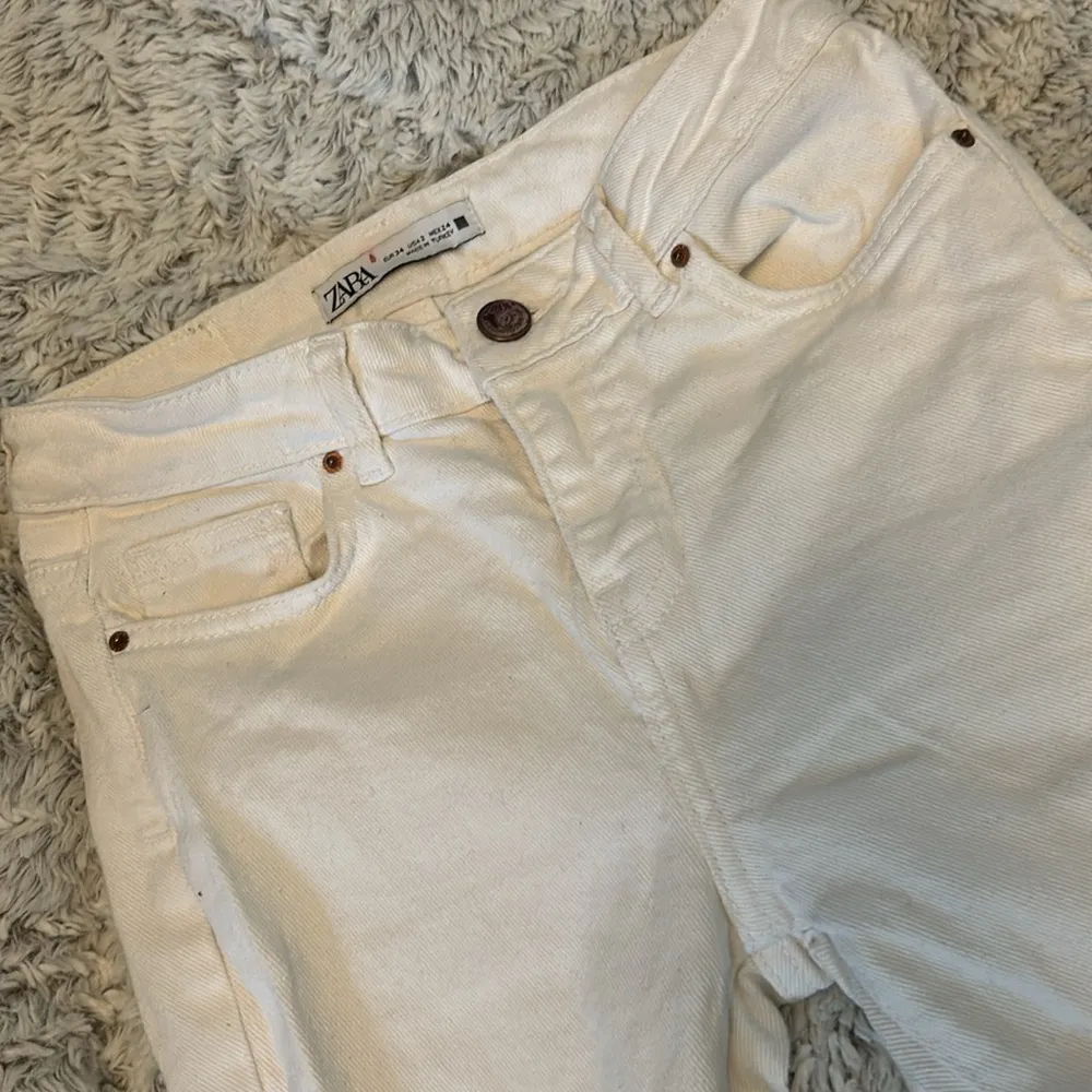 Zara White Denim Flare Jeans Size 2 - Image 3