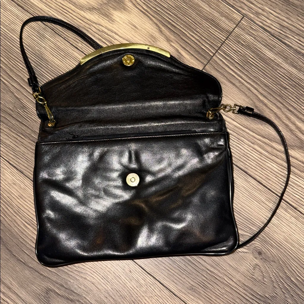 Vintage Etienne Aigner Elegant Black Leather Shoulder Bag classic style timeless - Image 5