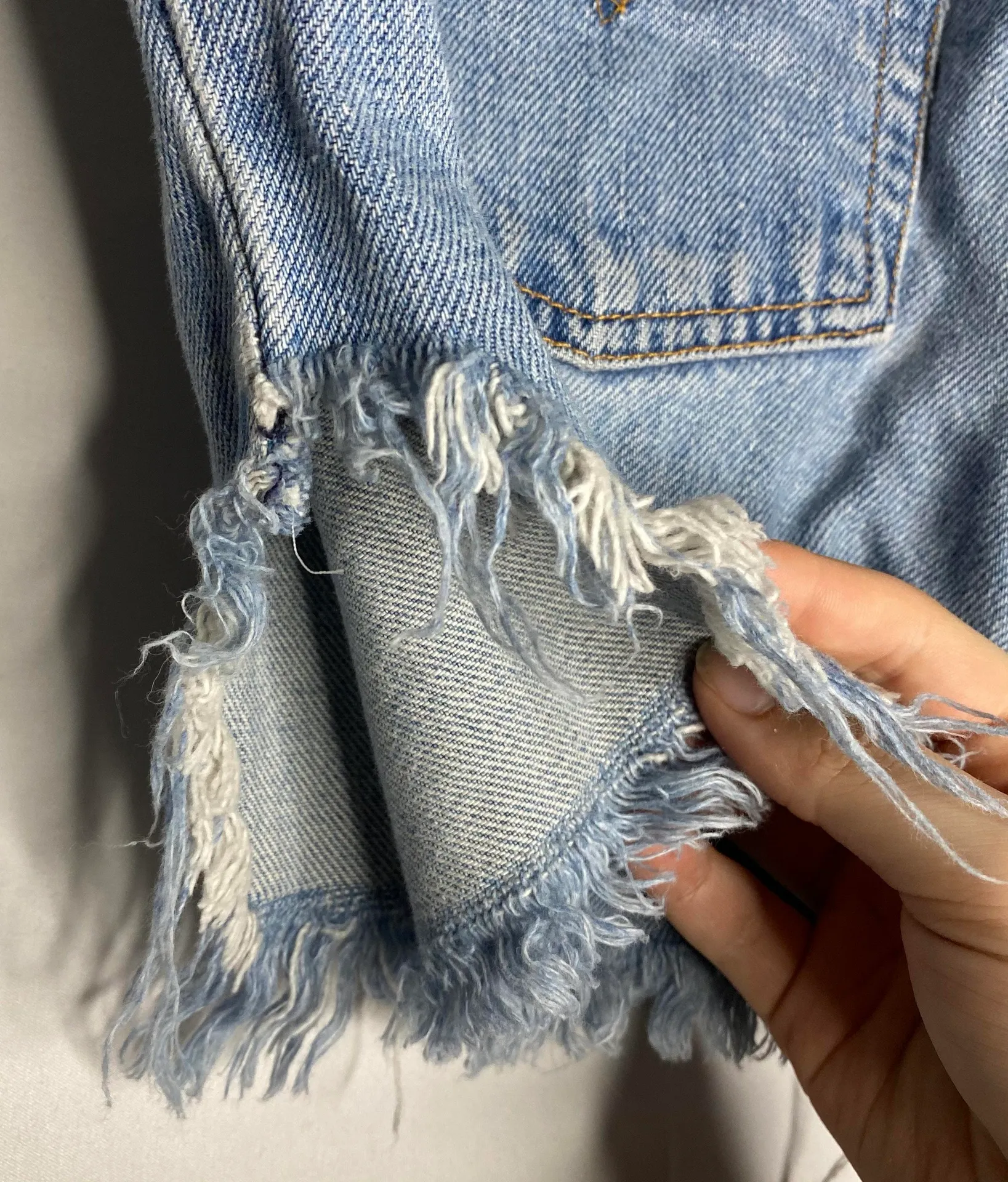 Levi’s light wash  shorts💙🤎 - Image 2