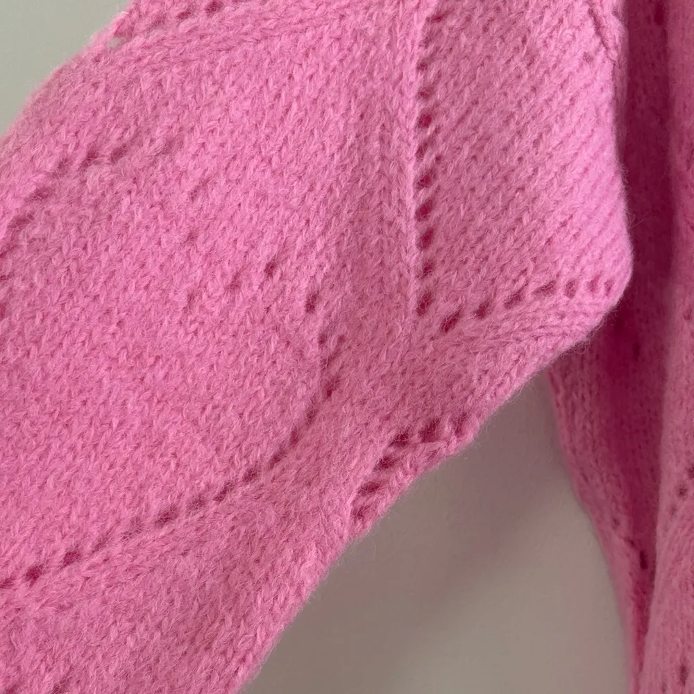 Bluivy Pink Heart Pattern Sweater Size undefined - Image 3