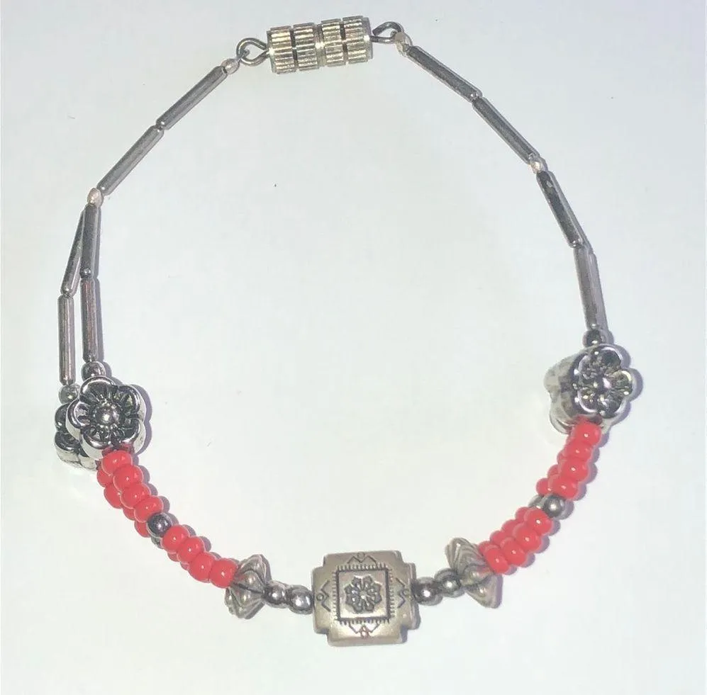 Silver Tone & Red Beaded Floral Tribal Design Boho Seed Bead Bracelet - Image 2