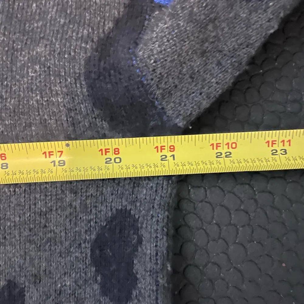 Athleta Leopard Wool Cashmere Crew Sweater Size medium - Image 10