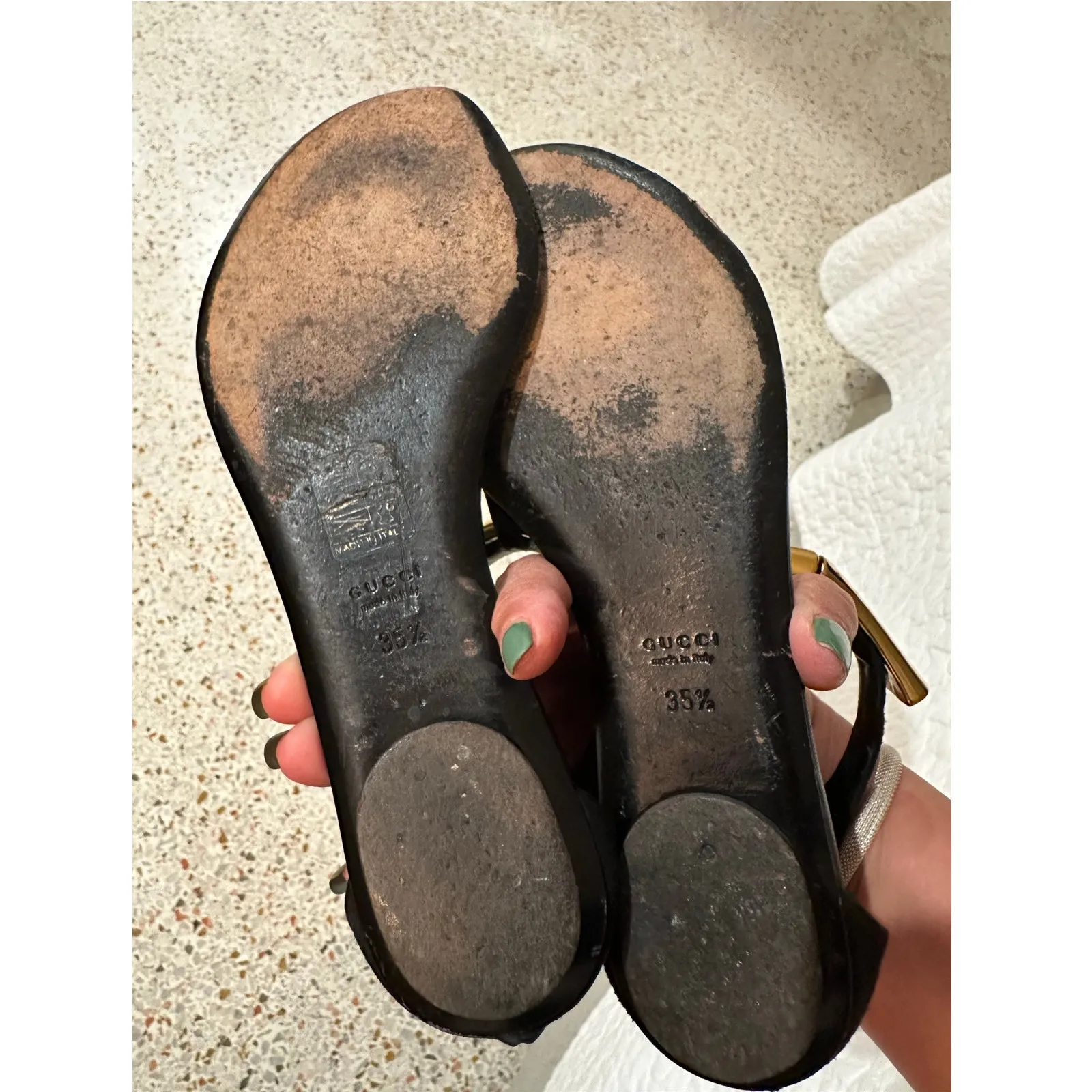 Gucci Coraline Nero Black Suede Thong T strap flats gold bamboo 2016 size 35.5 - Image 8