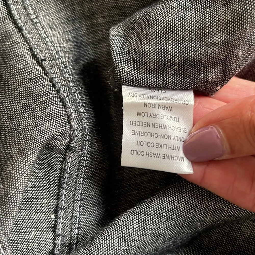 Harve’ Bernard Button down top. Women’s.‎ Size Small. Charcoal Gray. - Image 8