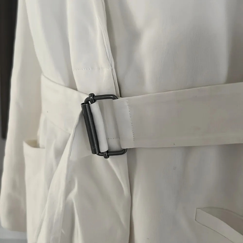 Helmut Lang Belted Blazer in White, Size 8 EXCELLENT! - Image 8