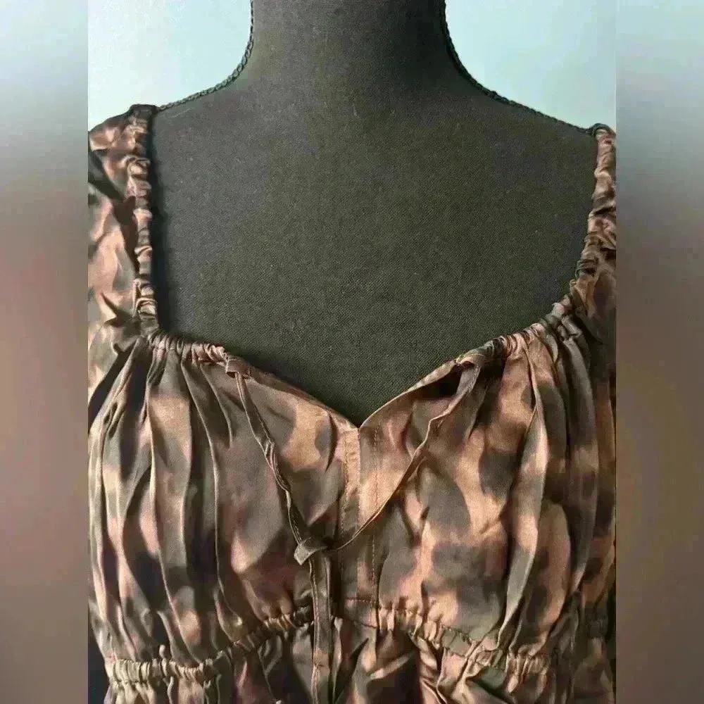 NWT Gap Leopard Brown Satin Square Neck Top ~ Large 🐆 - Image 7