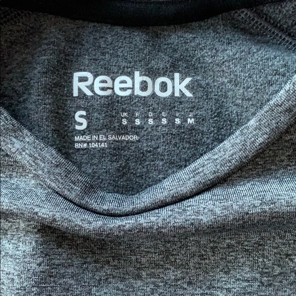 Reebok top - Image 2