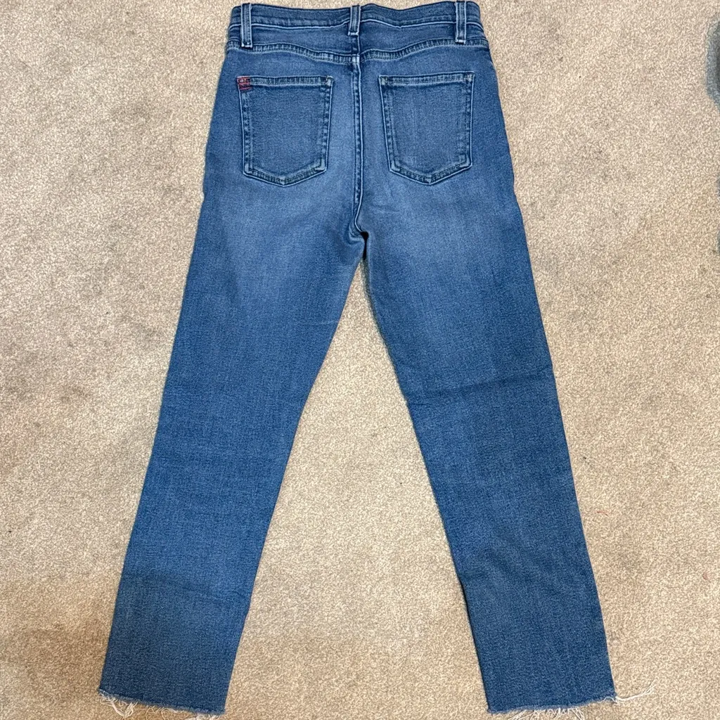 Woman’s BDG High Rise Girlfriend Jeans w/Stretch Raw Hem Size 26 Music Festival - Image 3