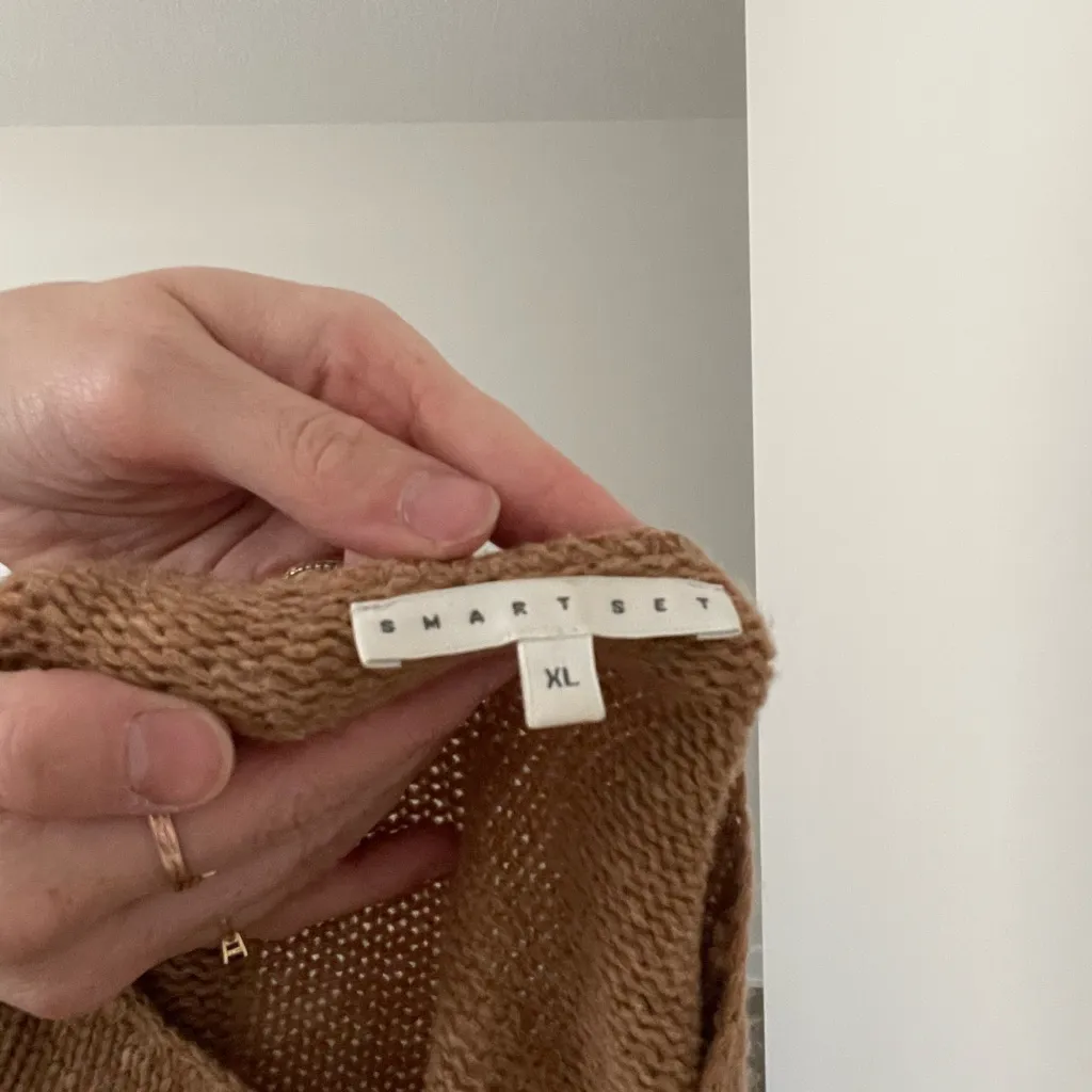 Smart Set Floral Embroidered Brown V - Image 4