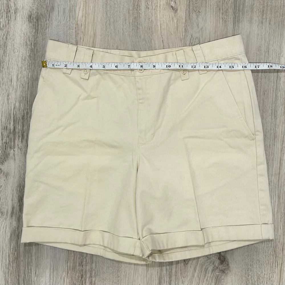 Lauren Ralph Lauren 6” Beige Khaki Shorts Cuffed Chino 100% Cotton Size 6 - Image 2