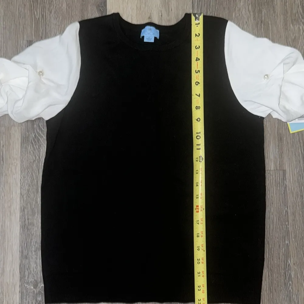 CeCe  Black Top with White Puff Sleeves - Image 9