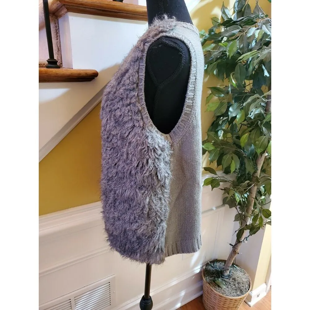 Xhilaration Gray Faux Fur Sweater Vest Size Large - Image 4