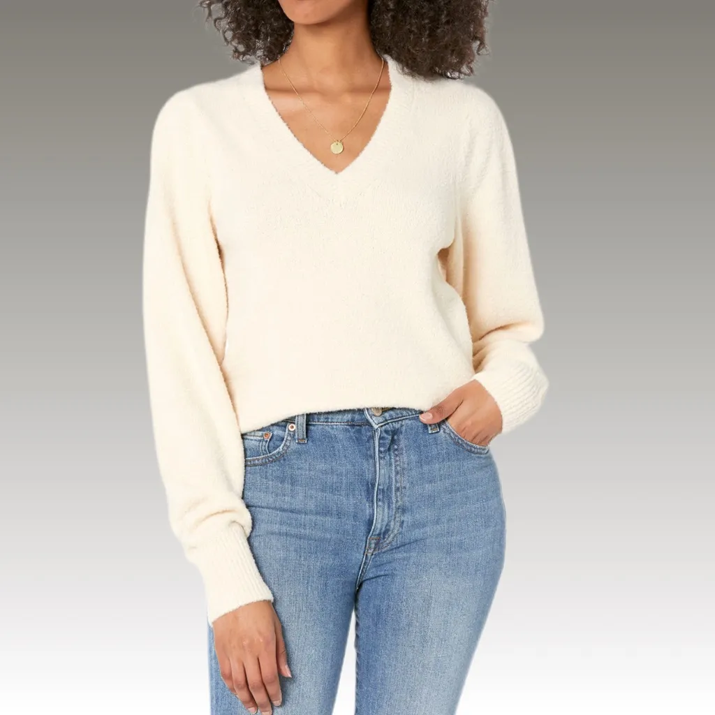 NWT The Drop Essential V - Image 3