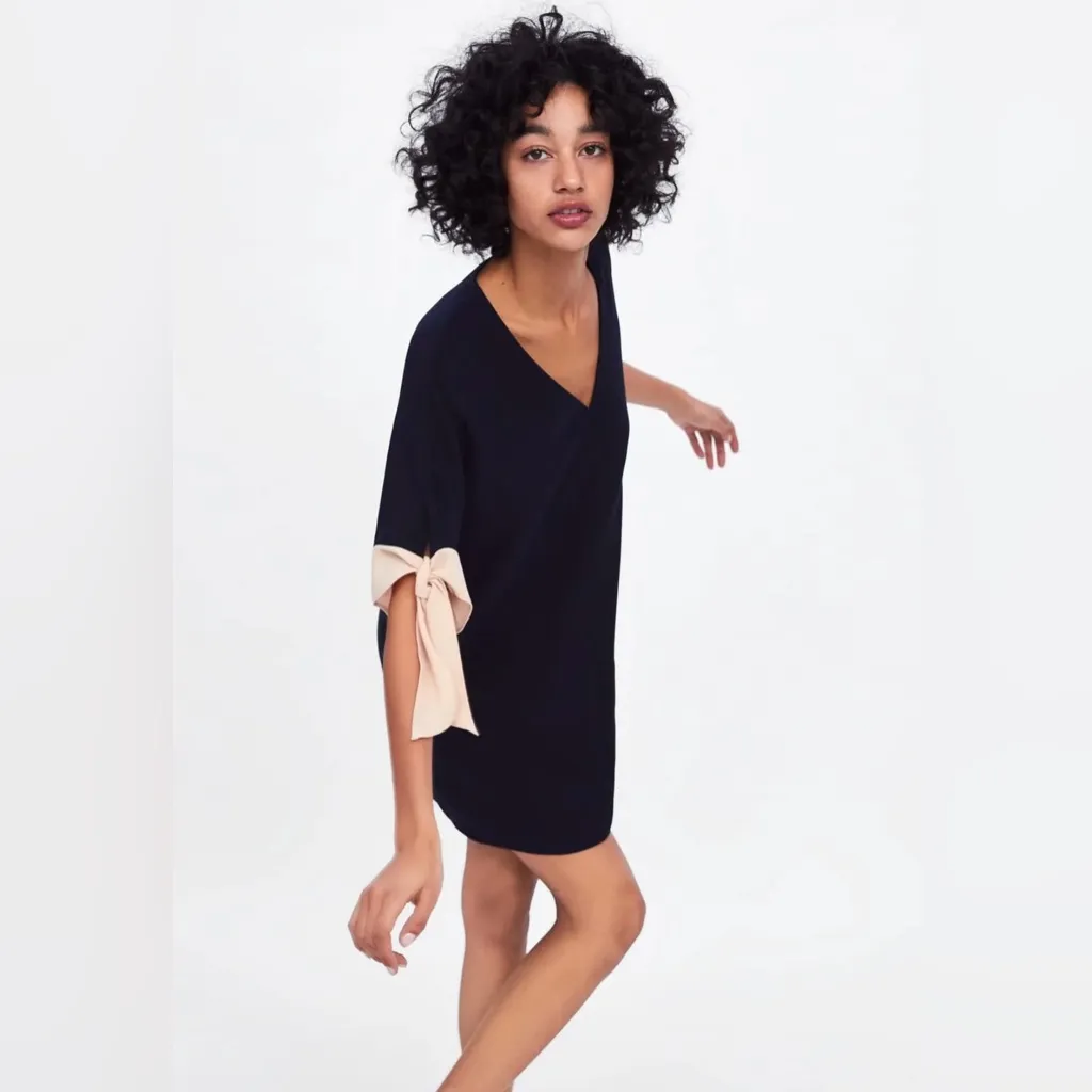 ZARA Navy Blue Flowy Mini‎ Shift Dress w/ Contrating Nude Pink Bows Size Medium - Image 3