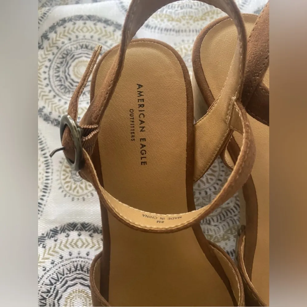 American Eagle Outfitters strappy brown sandal with block heel Size 8 NWOB - Image 6
