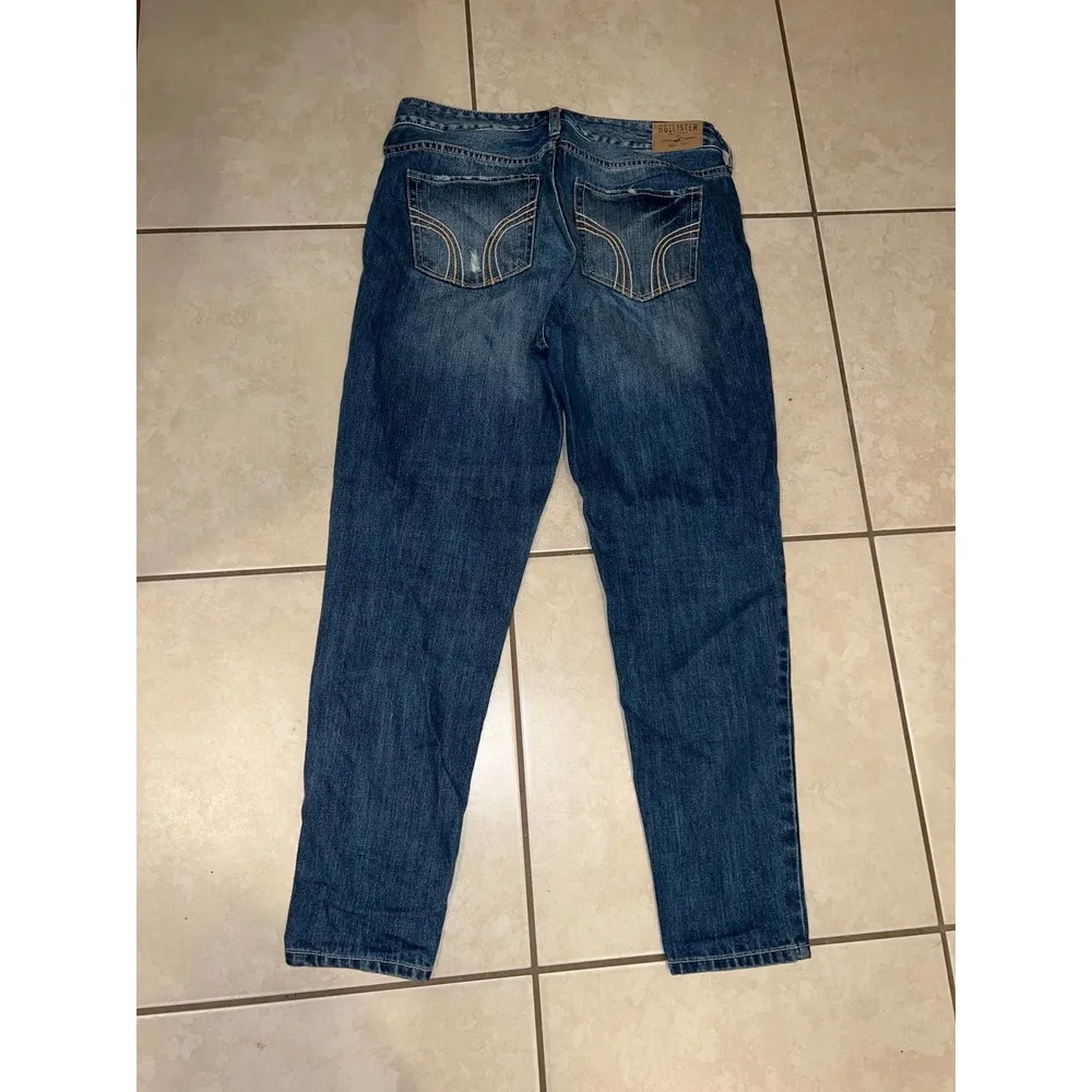 Hollister Boyfriend Jeans Size 28 - Image 2