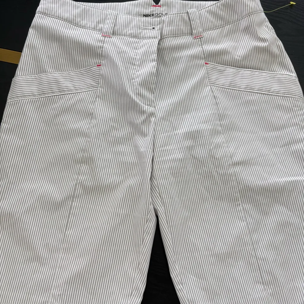 Nike Tour Performance Dri Fit Bermuda Shorts Size 4 Gray & White EUC - Image 3