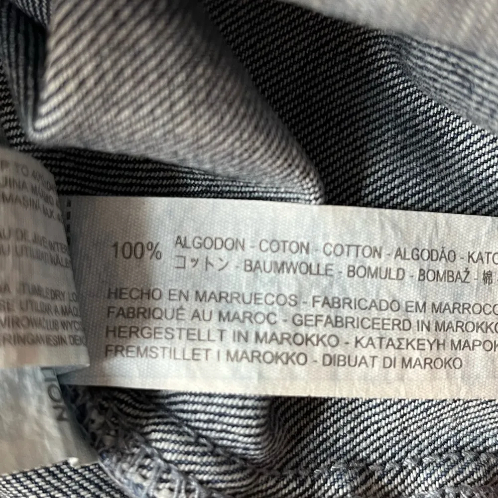 Zara Cropped Distressed Jean Jacket Blue Size Medium - Image 5