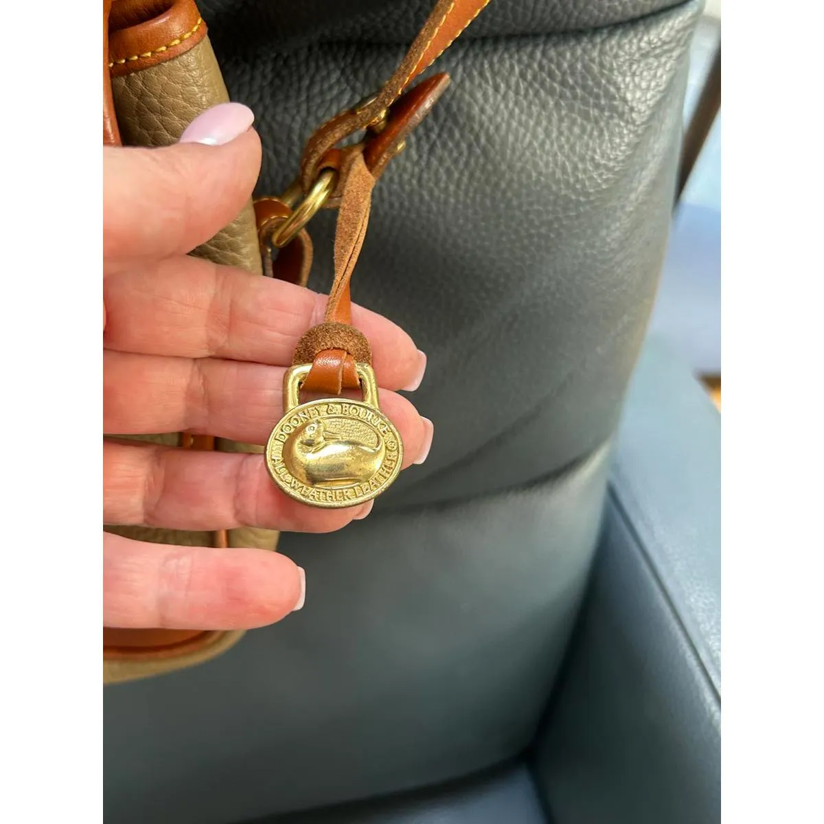 Vintage DOONEY & BOURKE leather messenger bag purse USA - Image 3