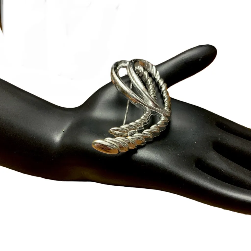 SILVER TONE VINTAGE 1980'S DOUBLE SWOOSH BROOCH - Image 3