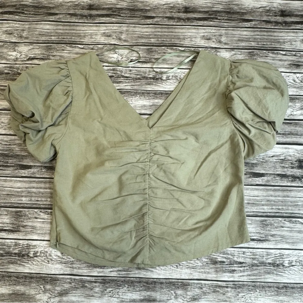 V ery j Women's Bubble Sleeve Crop V Neck Canvas Blouse Olive Green M Med Medium - Image 4