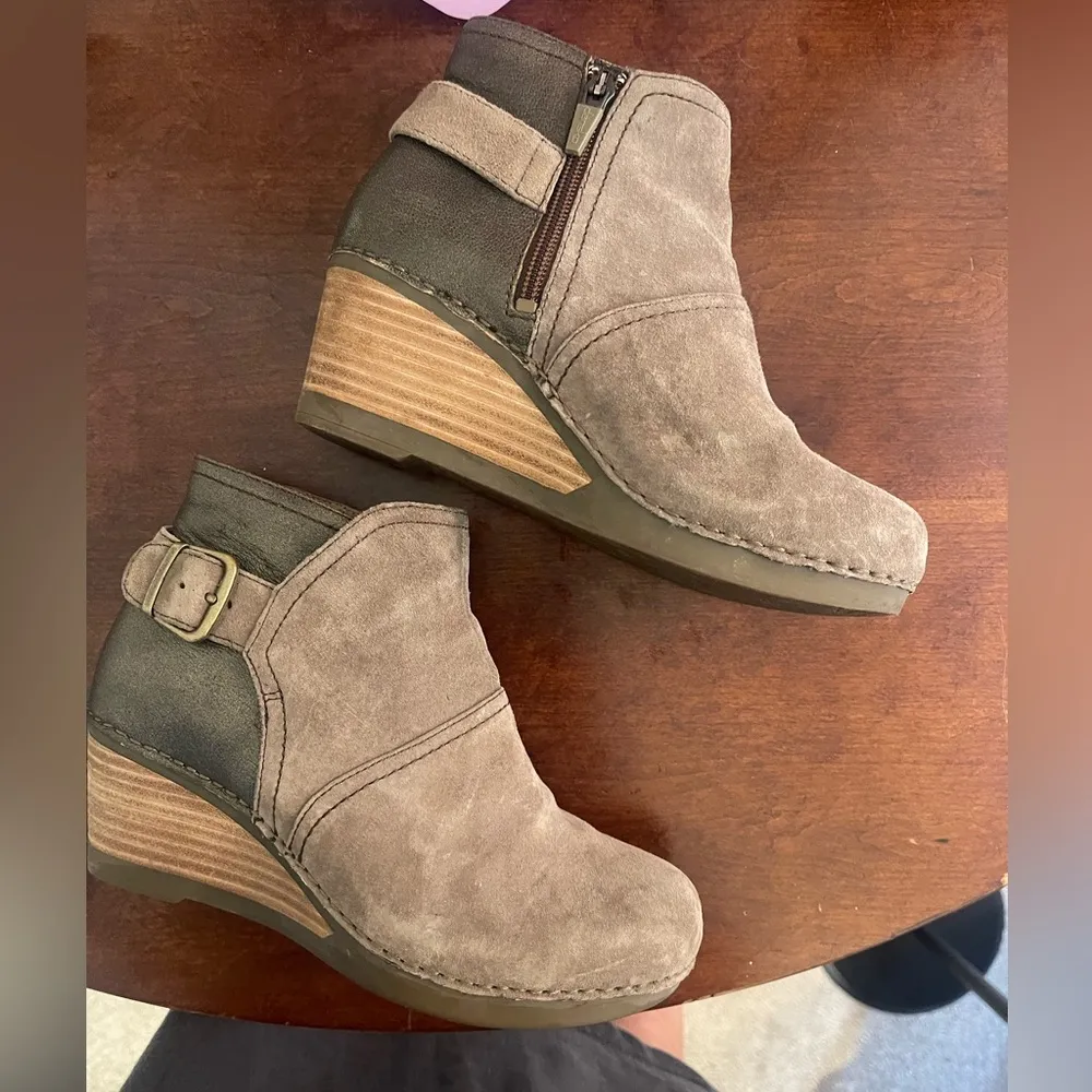 Women's Dansko Shirley Ankle Booties Wedge with Buckle 36 Taupe Suede & Leather - Image 10