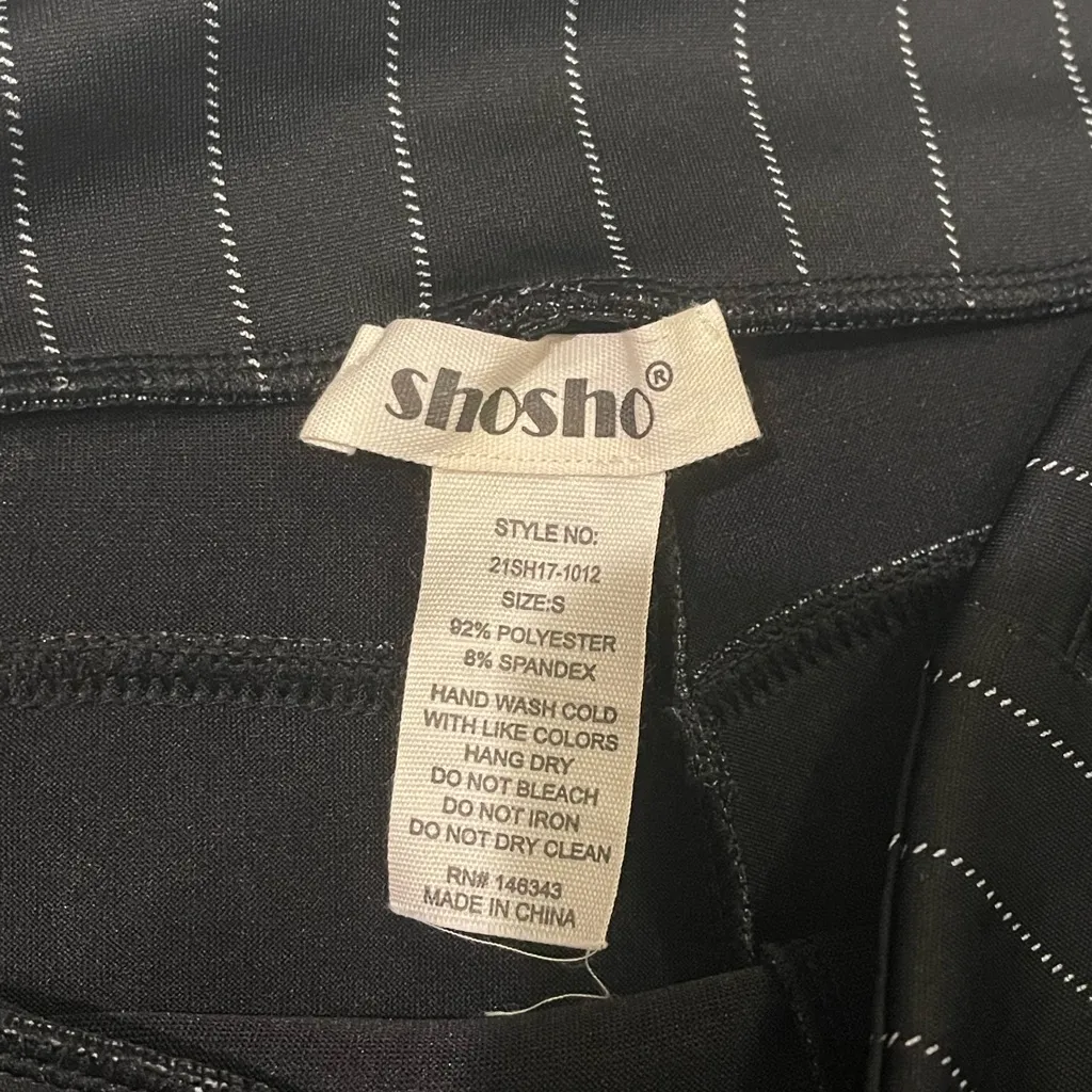 Shosho black pinstripe Bermuda shorts woman’s size small EUC - Image 7