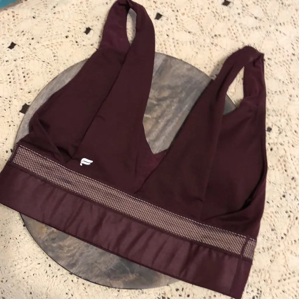 Fabletics Valetta medium support Sports bra plunge V-neck  14” burgundy Medium - Image 4
