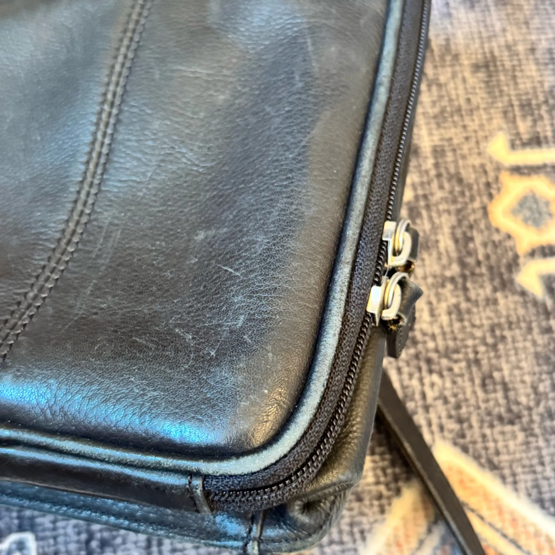 Vintage Fossil Women’s Black 100% Genuine Leather Crossbody Purse - Image 13