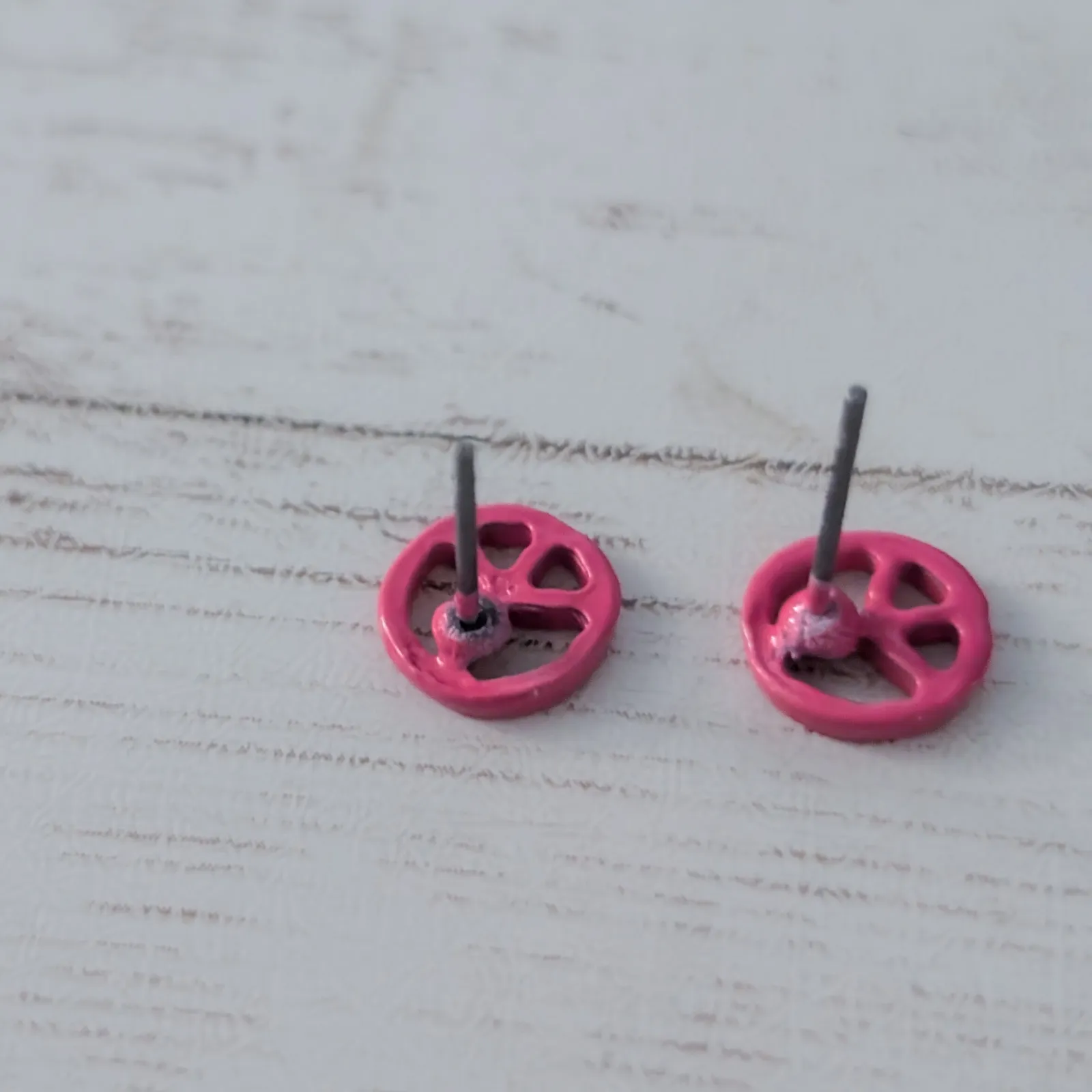 Retro Stud Earrings Pink Peace Sign - Image 6