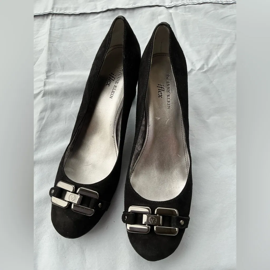 Classy Medium heel pumps 🖤🖤 - Image 11