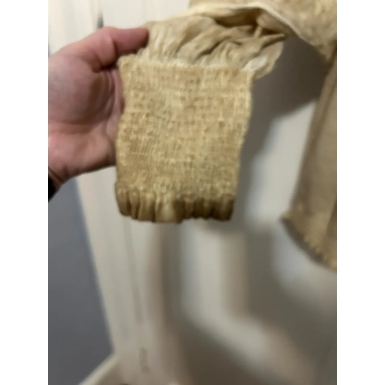 Buckle Gimmicks Women's M Mock Neck Top Keyhole Embroidered Missing One Button - Image 5