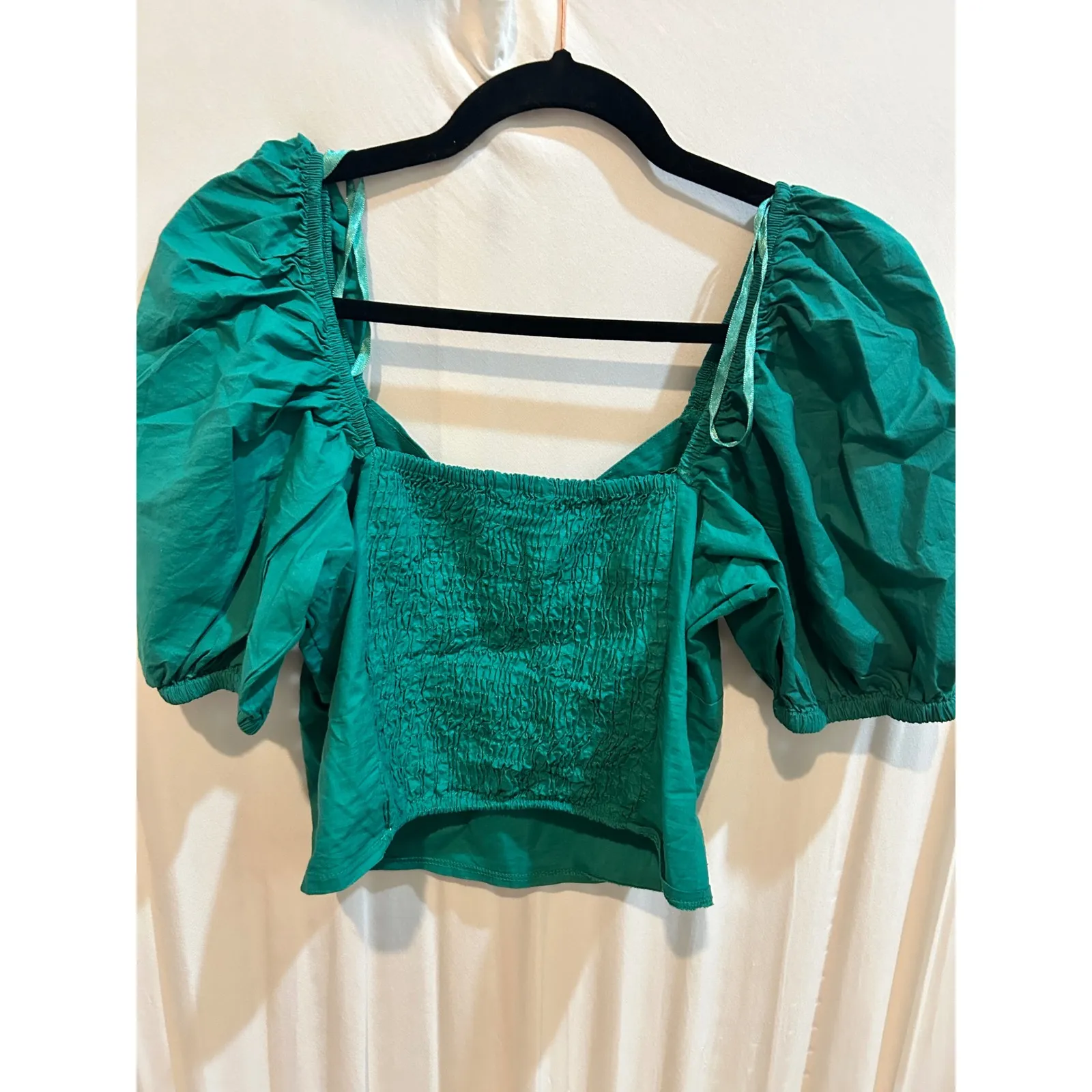 Sim & Sam Women's Green Puff Sleeve Smocked Square Neck Crop Top - Size L - Image 5