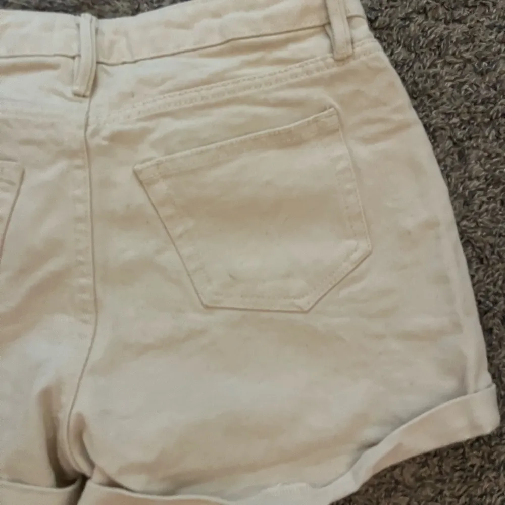 Sezane Crème Jean Shorts (no longer available) - Image 8