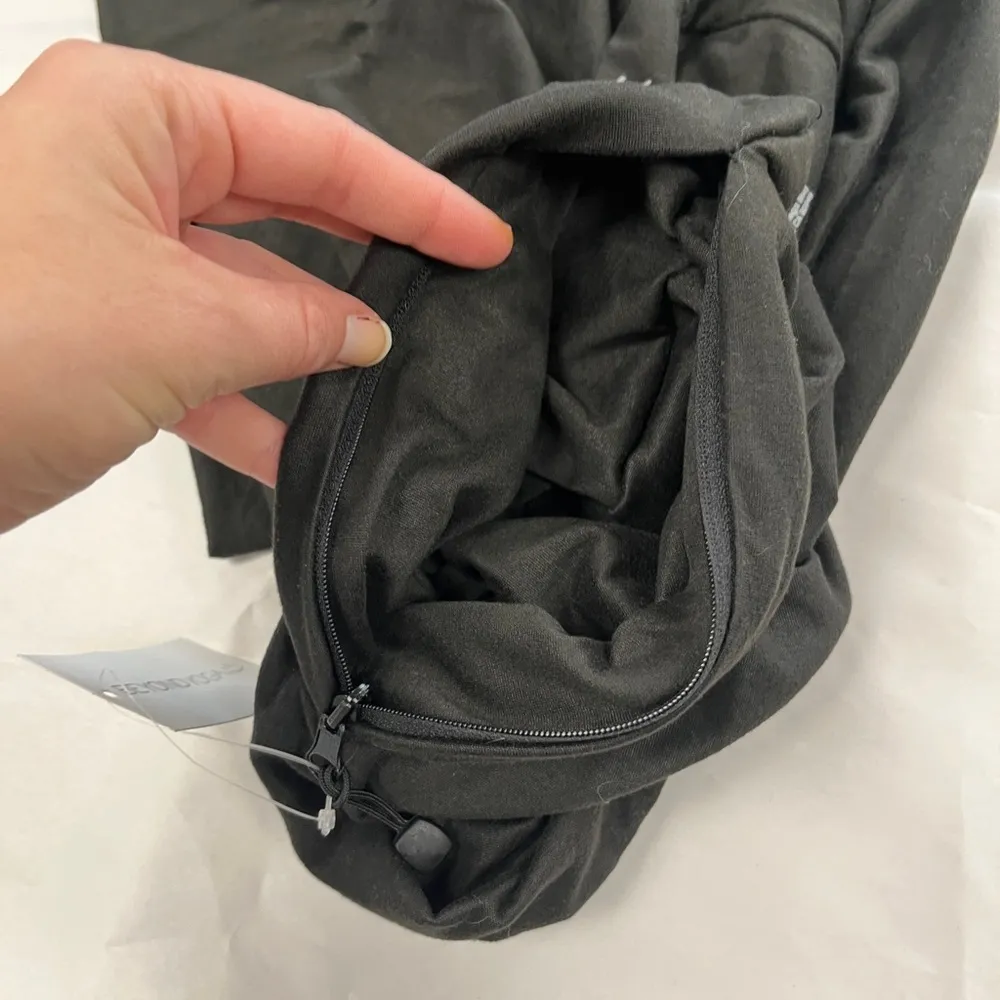 BEYOND YOGA NWT Black Pocket Infinity Soft Scarf - Image 6