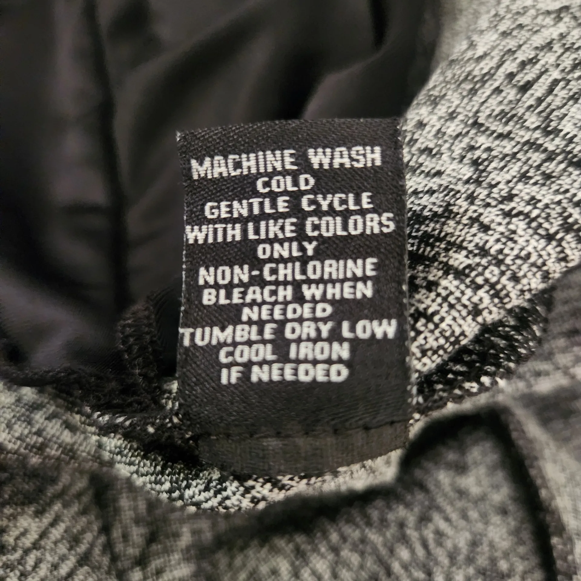 Intro Black and White Pull - Image 8