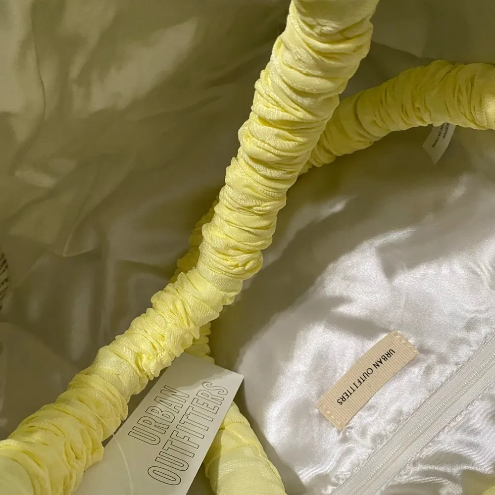 Urban Outfitters  Petal Drawstring Shoulder Bag NWT - Image 8