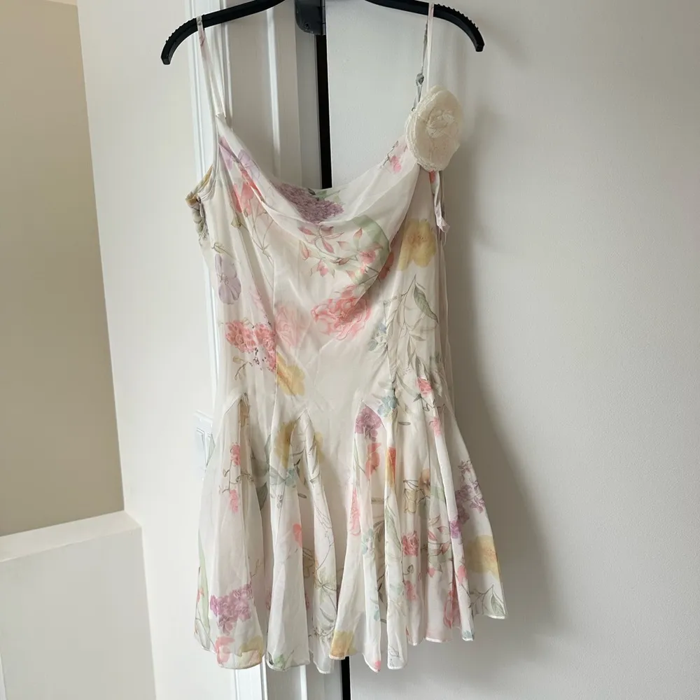 Floral cowl neck straps mini dress with a lace flower choker Size S NWOT Multiple - Image 4