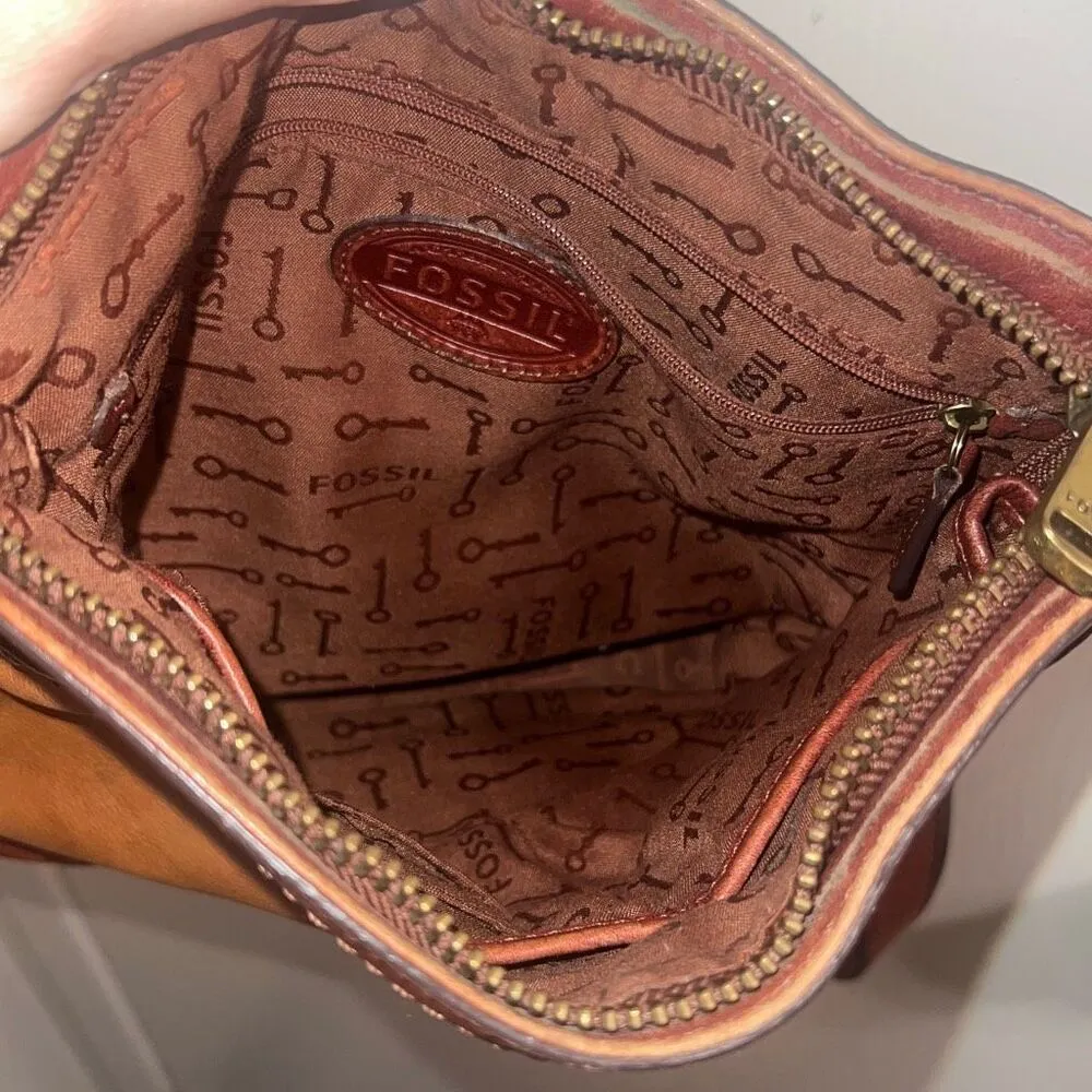 ✨FOSSIL Maddox Two Tone Brown Leather Crossbody✨ - Image 6