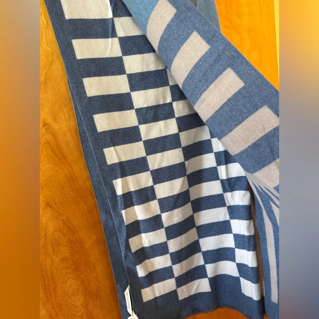 Soft Surroundings Long Scarf Blue Abstract Geometric Lines NWT With FLAWS - Image 11