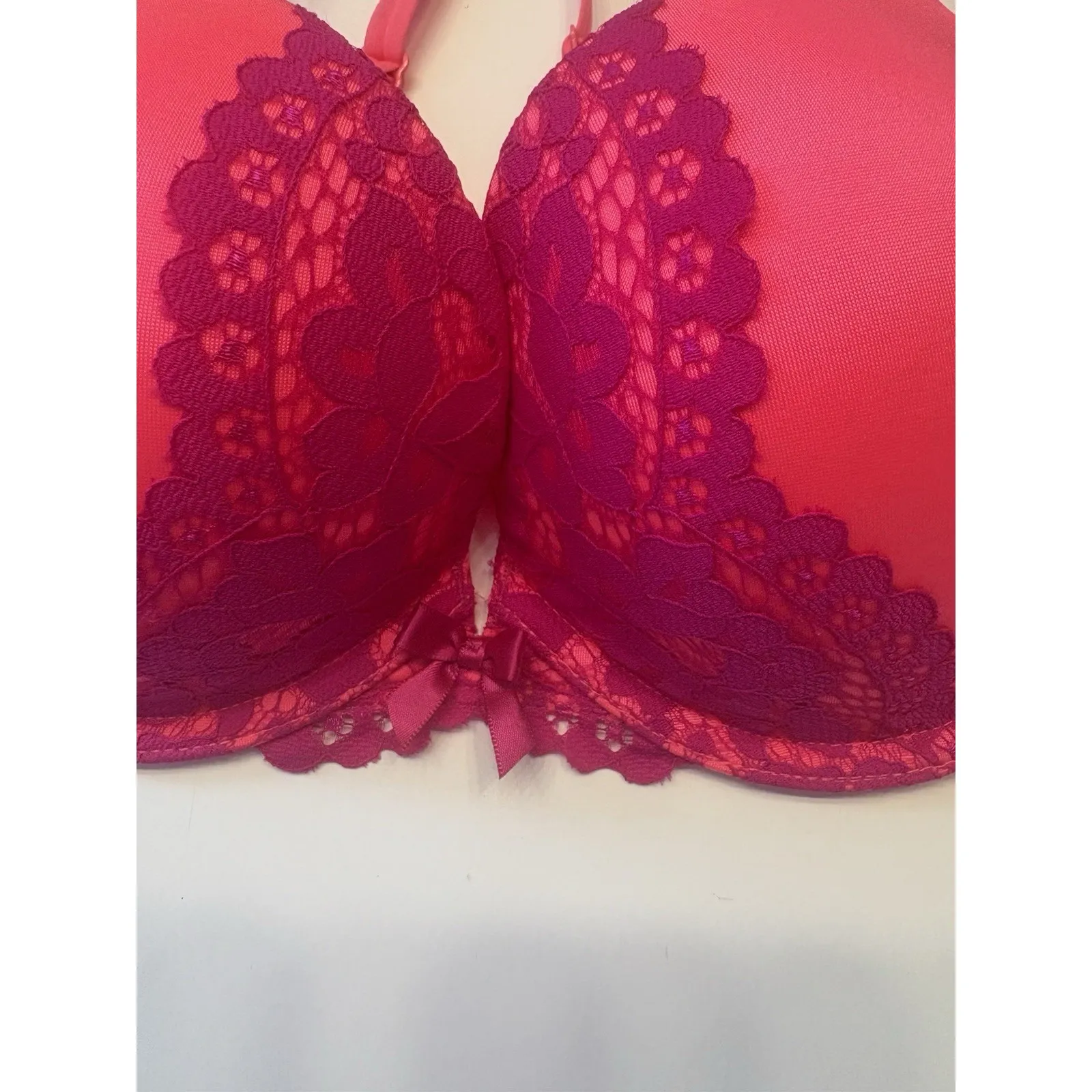 Victoria's Secret Very Sexy Push Up Bra‎ Pink Satin Lace Thick Padding Size 32DD - Image 2