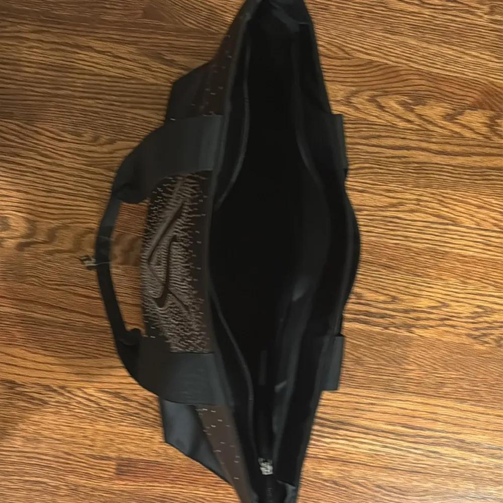 New Victoria’s Secret Tote Holiday 2024 - Image 5