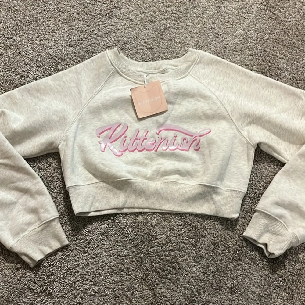 Kittenish Light Heathered Gray Cropped Crewneck Sweatshirt NWT Large - Image 9