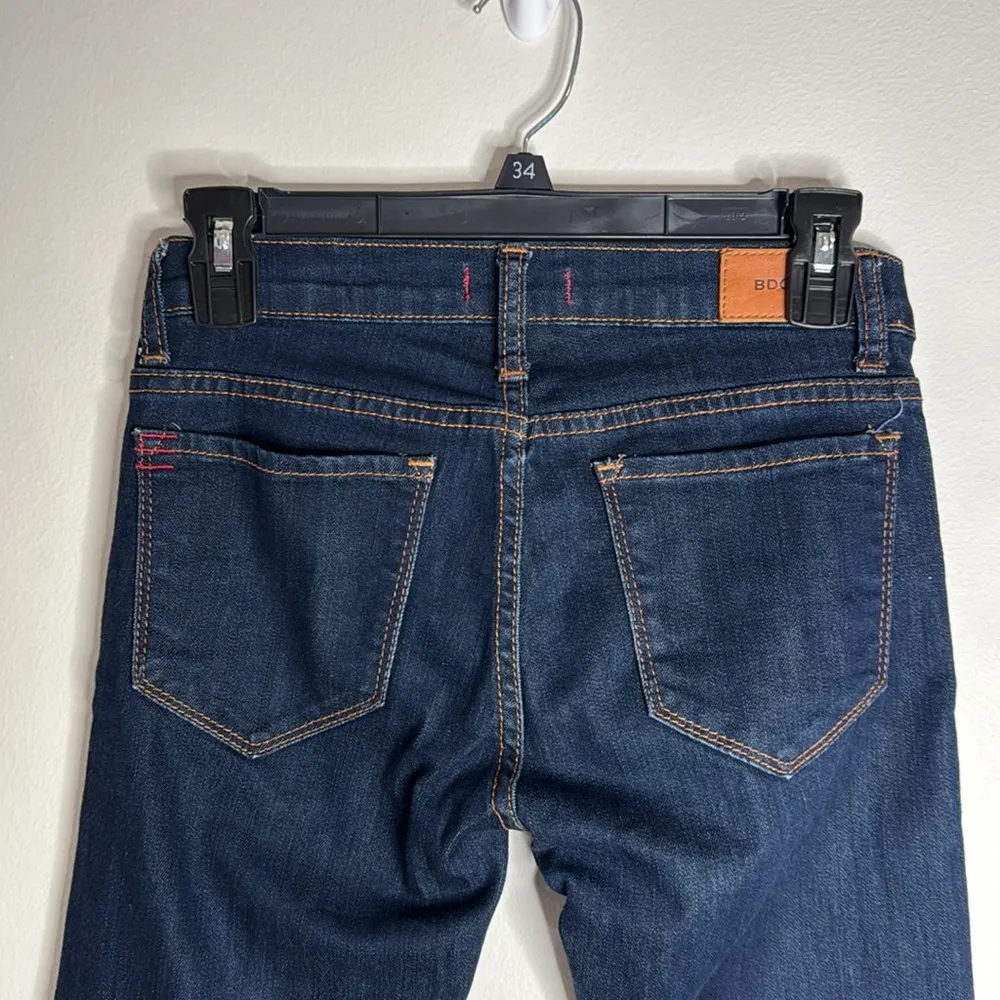 BDG UO Dark Blue Mid Rise Cigarette Ankle Jeans dark wash Size W25 x L30 - Image 4