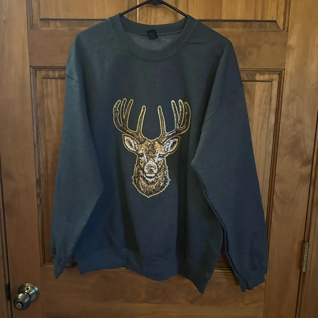 Deer big buck hunting Women's sequin Graphic Sweatshirt Size L - Image 2