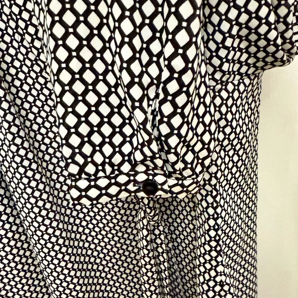 Adrianna Papell Black and White Long Sleeve Blouse with Necktie Size XL - Image 4