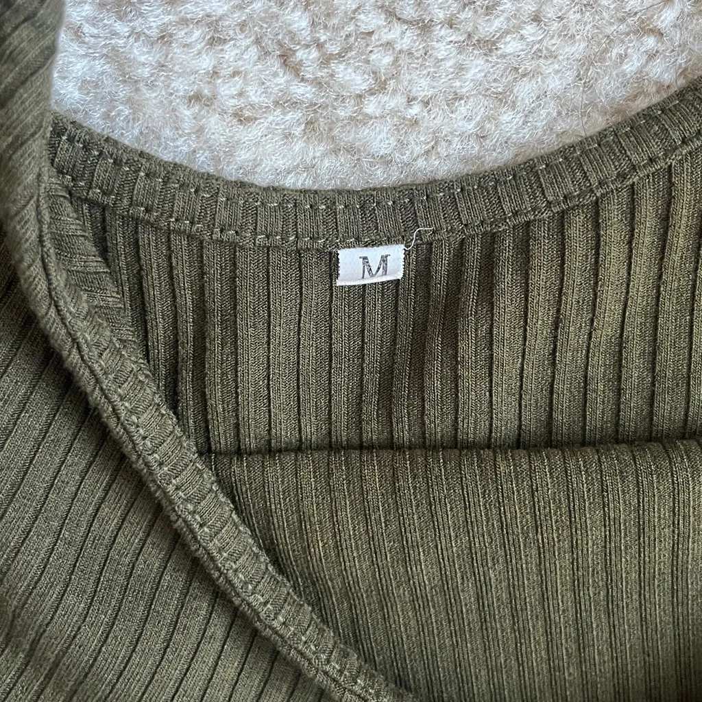 Ribbed Scoop Neck Crop Top Short Sleeve T - Image 3